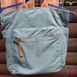 Universal Thread canvas backpack.  Green